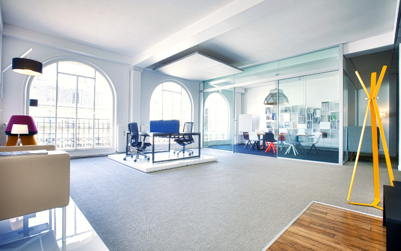 Aménagement d'un open space avec espace de réunion - Réalisation SHOWROOM MOORE - Paris 3