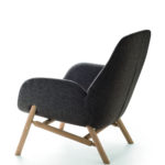 Fauteuil Mysa Lounge pieds en bois teinté (dos)