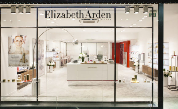 Elizabeth Arden - Aménagement boutique parisienne, mobilier haut de gamme et design 