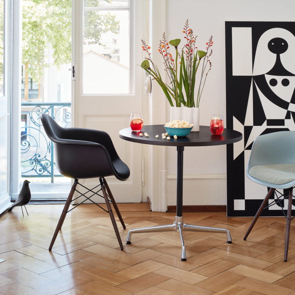 ASSISE EAMES PLASTIC ARMCHAIR DAW & DAR