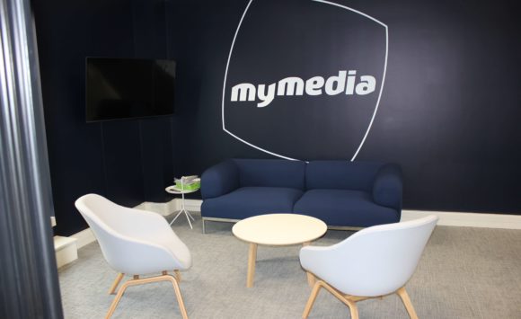 MY MEDIA - Aménagement salle de réunion, espace lounge, bureaux connectés 