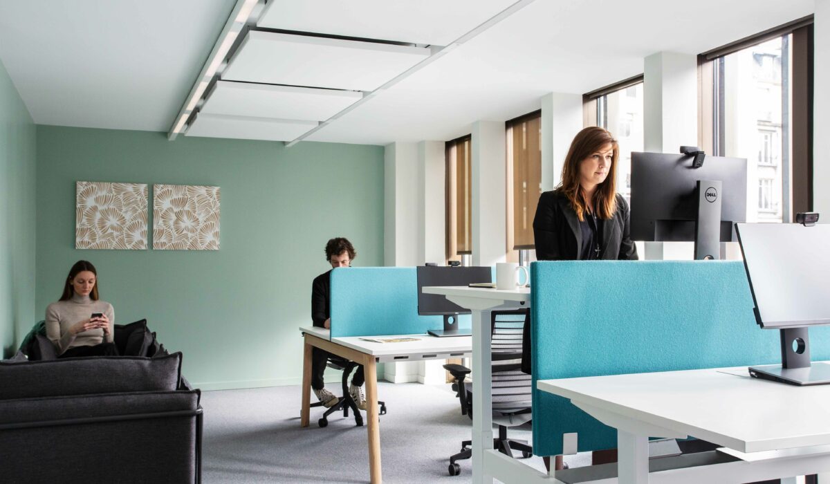Bureau MOTION, Bench NOVA WOOD, séparation acoustique