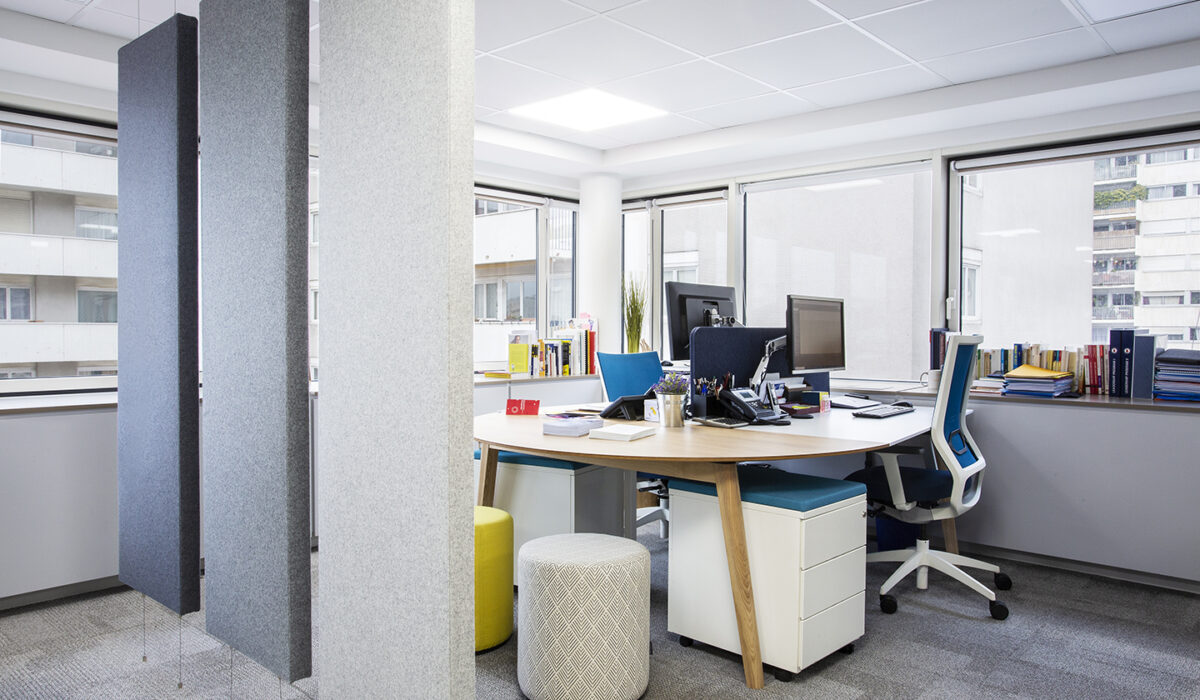 Bench rond Nova Wood, Caisson Note, Siège de travail Quarterback, Pouf Giro, Cloison Moore Acoustic