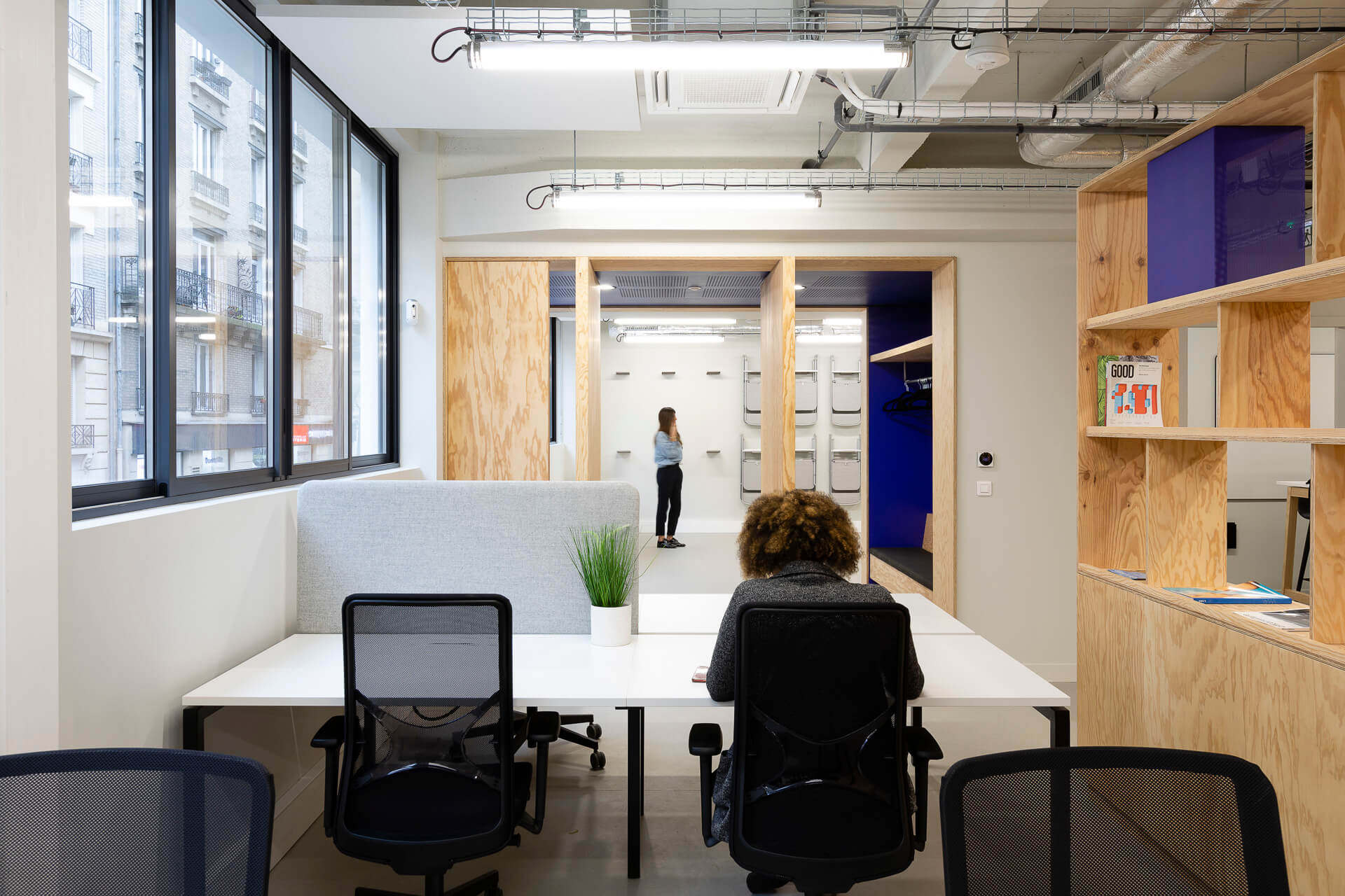 Espace open space Narbutas Le Tank - Moore Design