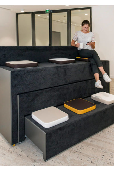 Estrade rétractable beat box