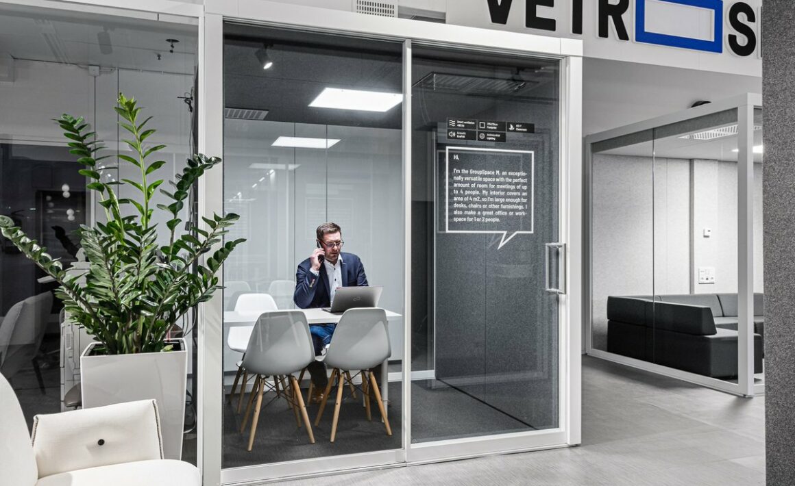 VETROSPACE - Mobilier Design X Moore Paris