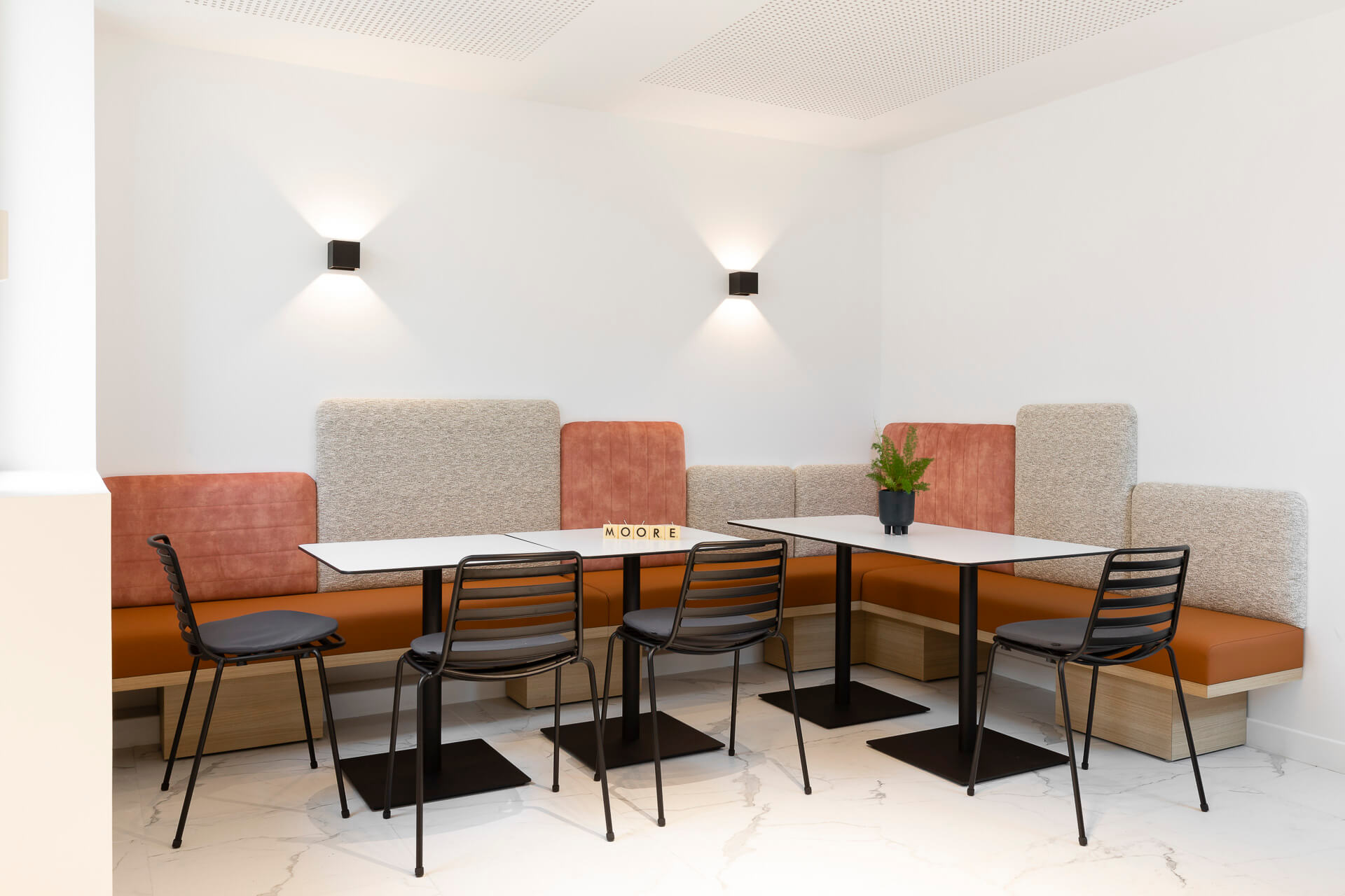 Des bureaux professionnel dans une décoration haussmannienne