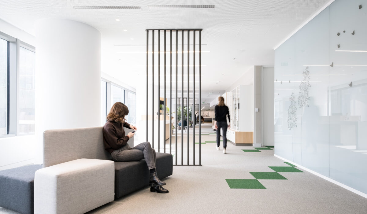 SAINT-GOBAIN - Aménagement d'espace collaboratif, cafétéria, zone d'accueil -  Hauts-de-Seine (92) (7)