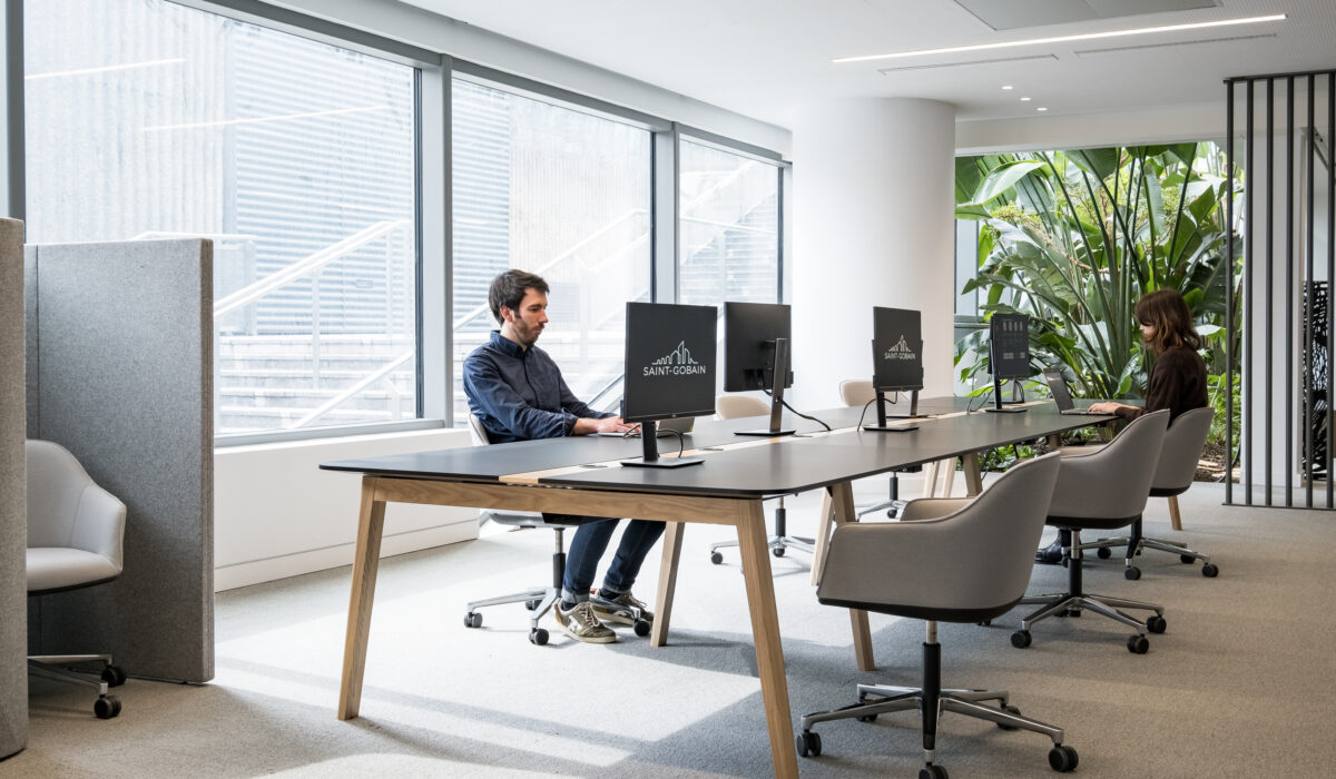SAINT-GOBAIN - Aménagement d'espace collaboratif, cafétéria, zone d'accueil -  Hauts-de-Seine (92) (3)
