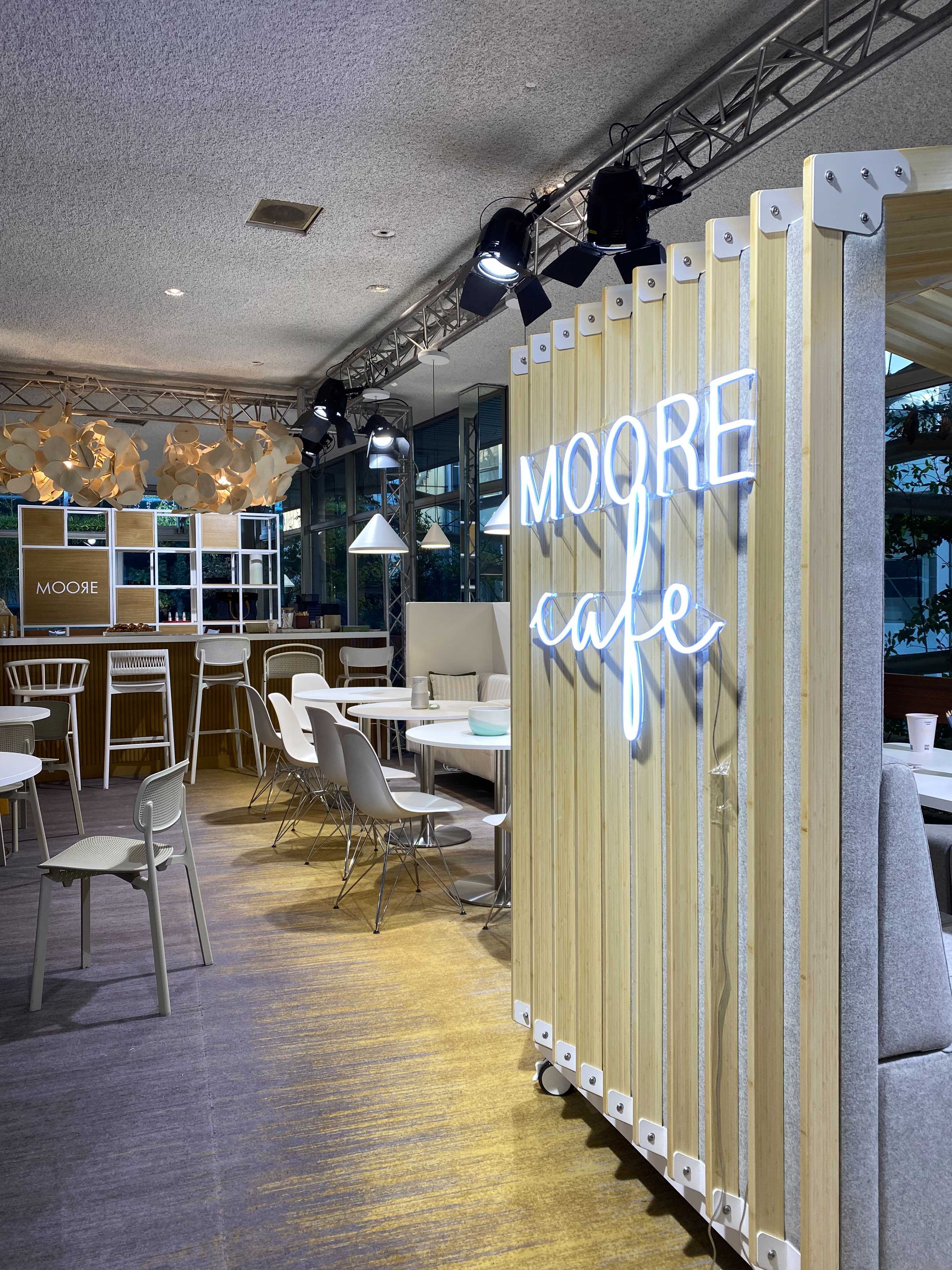 MOORE cafe