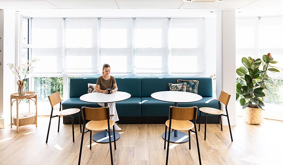 MICROPOLE - Aménagement des espaces de travail, salles de réunion, cafétérias, work café, espaces collaboratifs et cabines acoustiques - Hauts-de-Seine (92) (9)