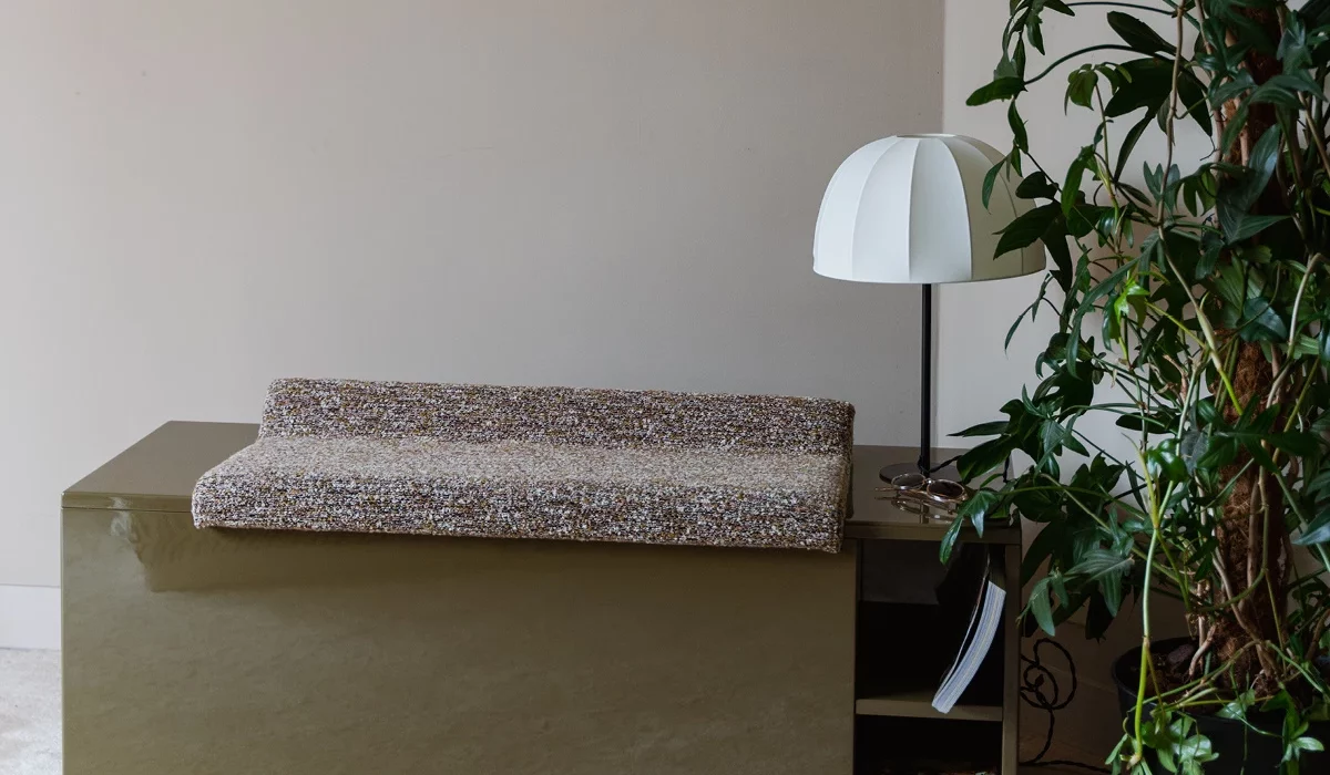 banc-coffre-cameleon-laque-kaki