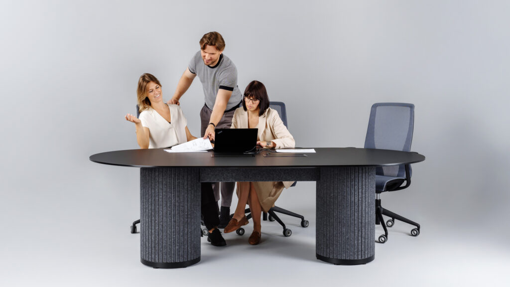 meeting-tables-PARTHOS-people-photos-5-HD