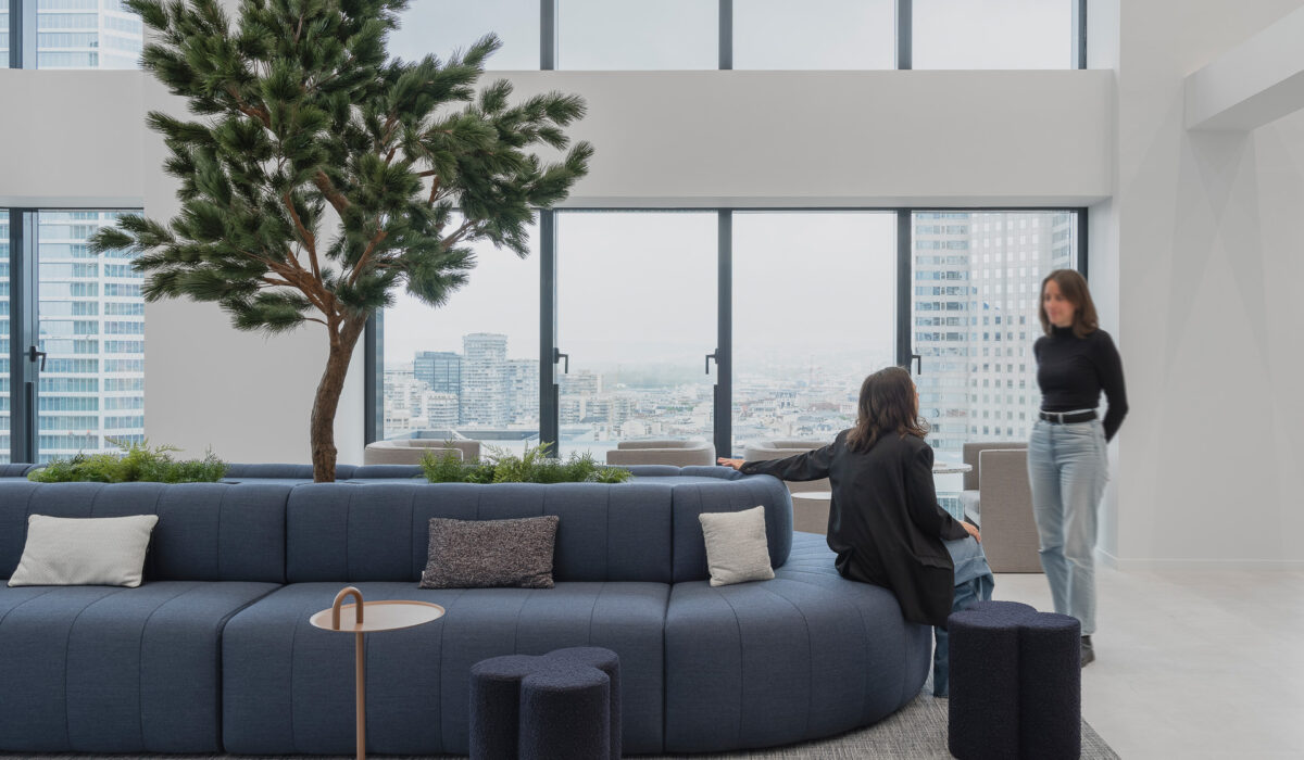 EMERIA - Aménagement espaces de travail, salles de réunion & accueil  - LA DÉFENSE - COURBEVOIE (2)