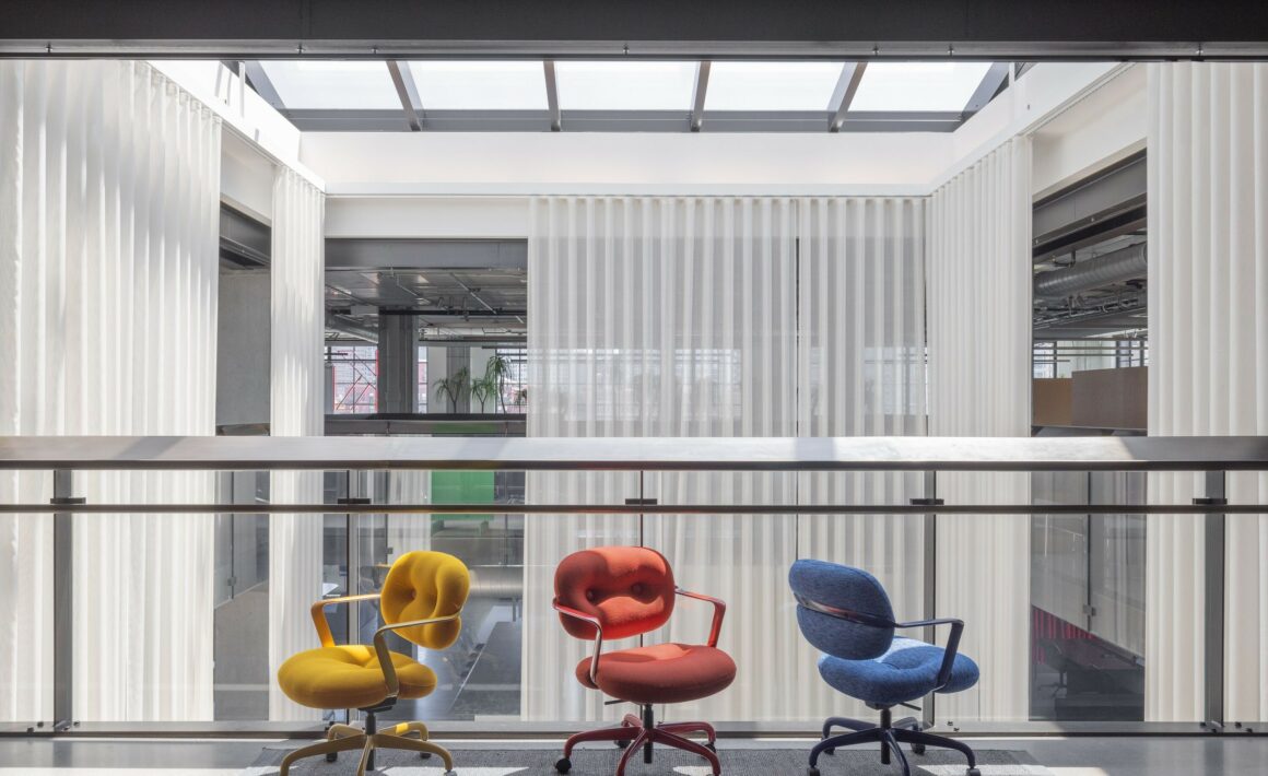 Knoll - Mobilier Design X Moore Paris